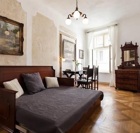 Old Town Apartment Prague Ngoại thất bức ảnh